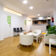 Clínica de fisioterapia avanzada en Marbella tras vacaciones de verano