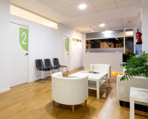 Clínica de fisioterapia avanzada en Marbella tras vacaciones de verano